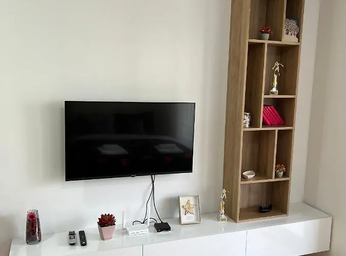 アパート Lux Nina