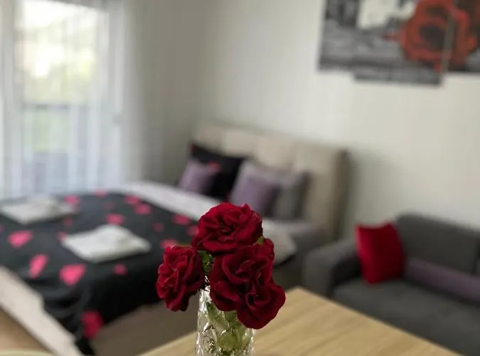 Lux Nina アパート