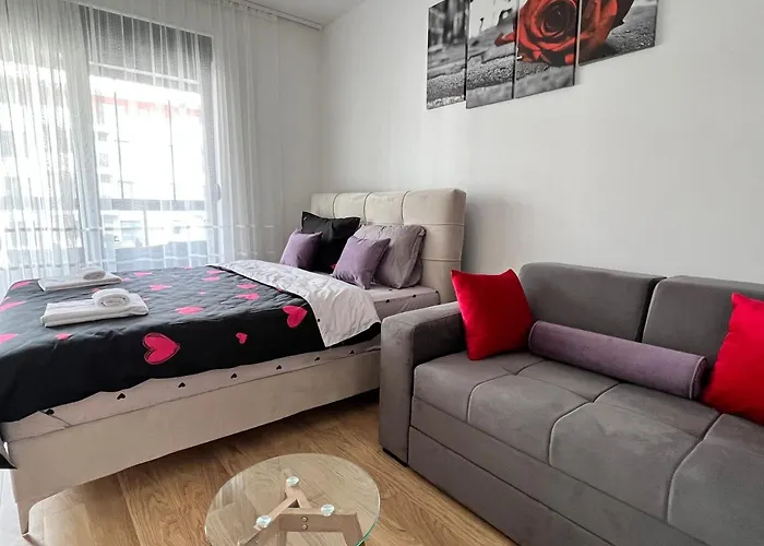 アパート Lux Nina