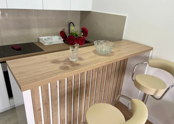 Lux Nina アパート トレビニエ