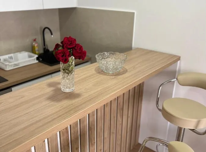 Lux Nina アパート トレビニエ