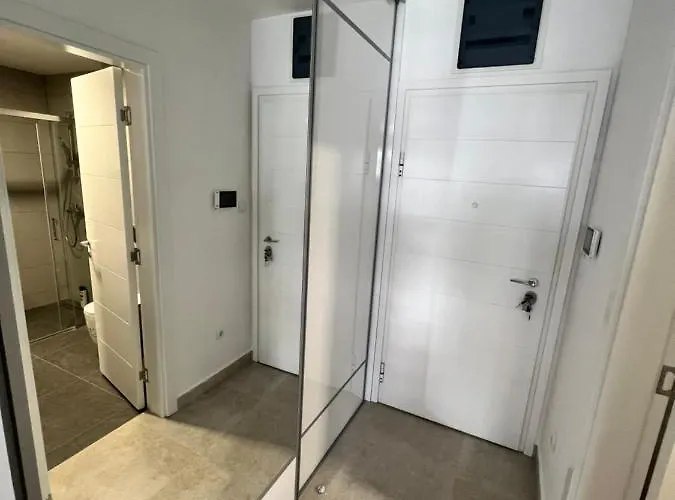 Lux Nina トレビニエ